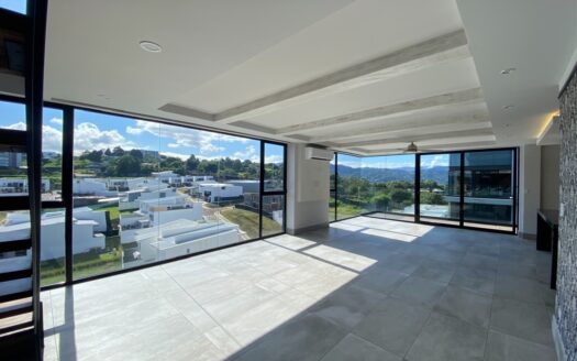 Penthouse en Condominio Golfside
