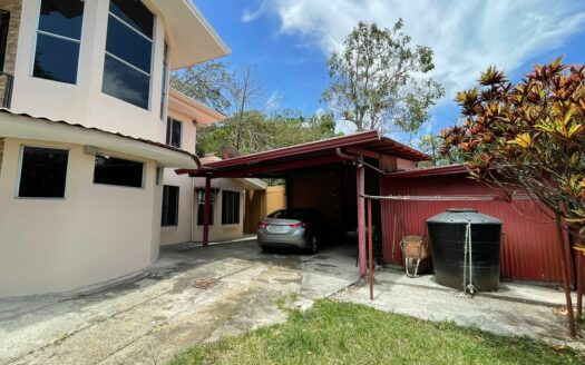 Se vende Casa Familiar en Pozos de Santa Ana