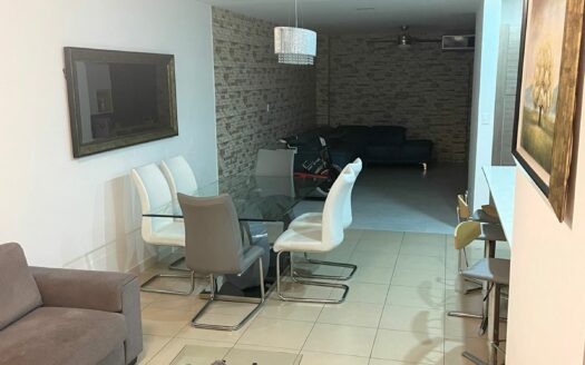SE VENDE CASA TIPO TOWN HOUSE EN CONDOMINIO EN BRASIL, SANTA ANA