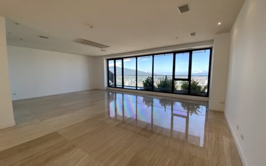 Luxurious Penthouse in Metropolitan Tower, Sabana