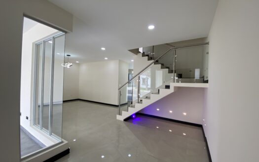 Casa NUEVA en condominio Distrito San Juan en Concepción de Cartago