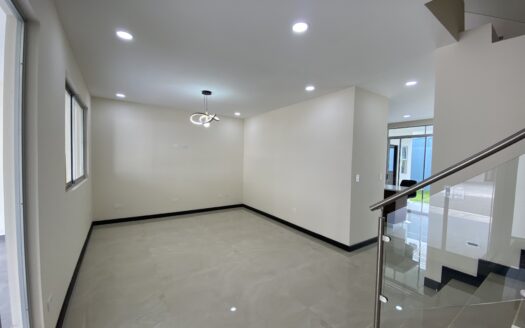 Casa NUEVA en condominio Distrito San Juan en Concepción de Cartago